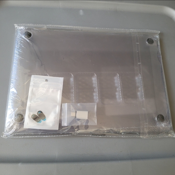 13.3" MacBook Hard Shell Case - Picture 2 of 2